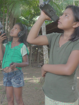Shine a Light - Project Canal Canoa - Girls Filming and recording